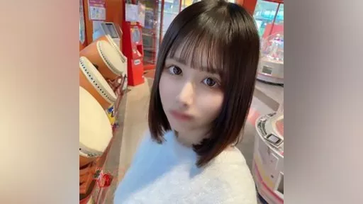 A current high school student who grew up as a fair-skinned, big-breasted young lady. Dad, Mom, I'm actually not an honor student...I'm irresponsible and creampie in front of the camera