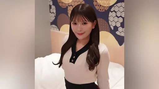 I couldn't stand my cute girlfriend next to me in the karaoke box, so I had sex with her