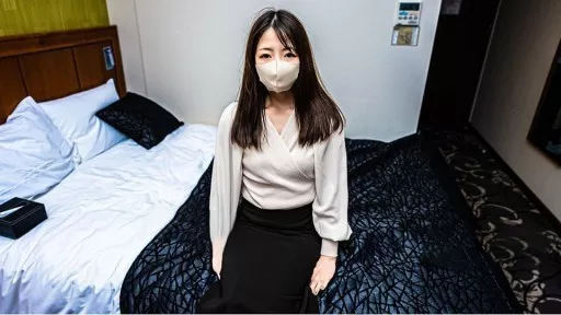 A serious girl who was criticized by the world for not showing her face and wanting to appear with petite content