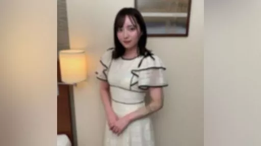 A frustrated 20-year-old pure*! Break up with your boyfriend and explode the libido that has accumulated in the pool!