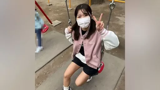 Real father appearance! I don't care about you... He doesn't seem to know what he's doing, so innocently with his uncle