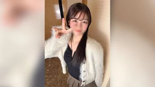 I let singer-songwriter Yuki-chan, who is scheduled to debut in April, hold a demon cock instead of a microphone ♡